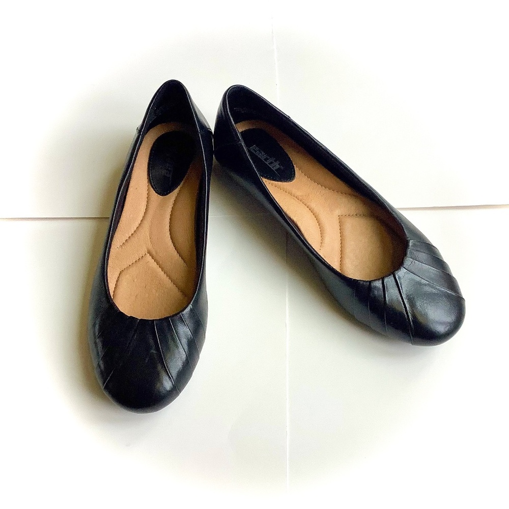 Butter Soft Black Leather Ballet Flats (Size 6B)